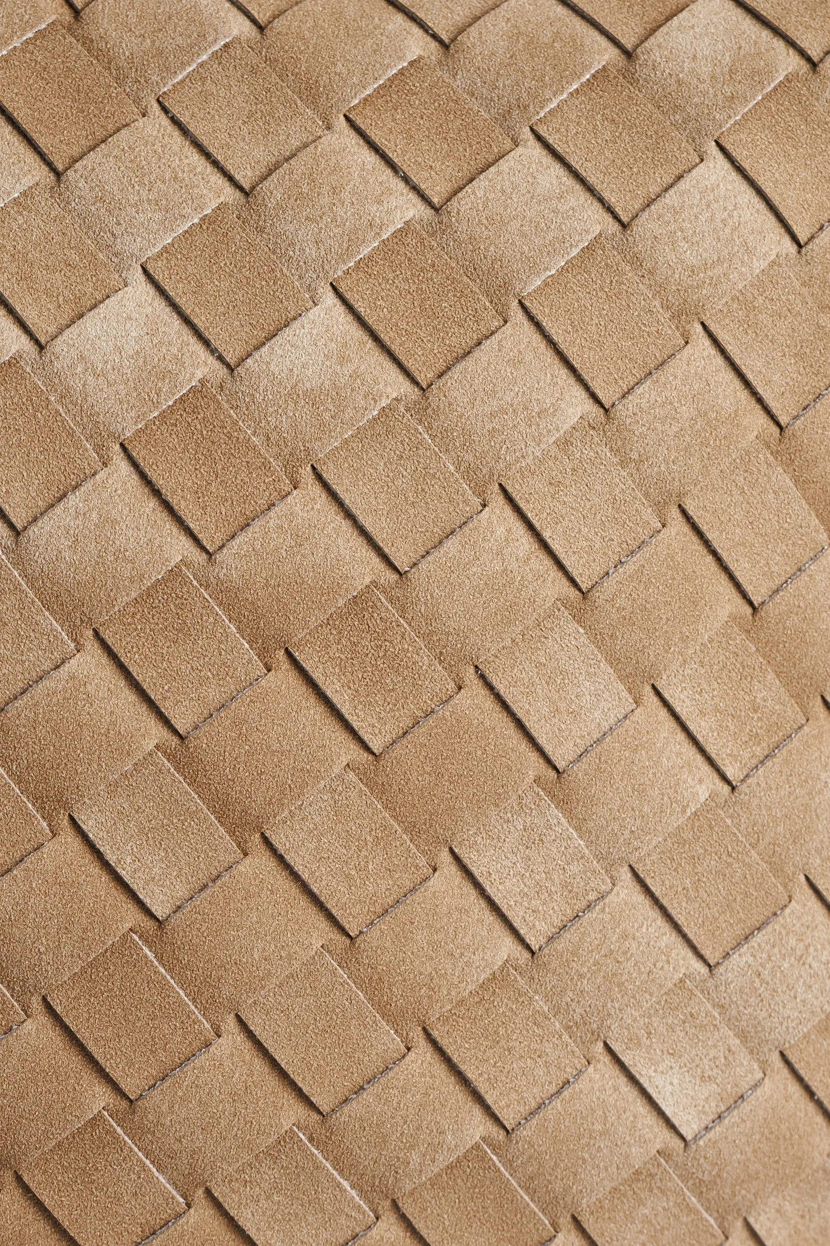 ERIKA BEIGE